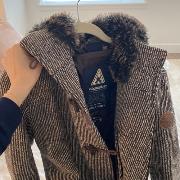 Women’s winter coat with fur hood - Picture 2 of 3